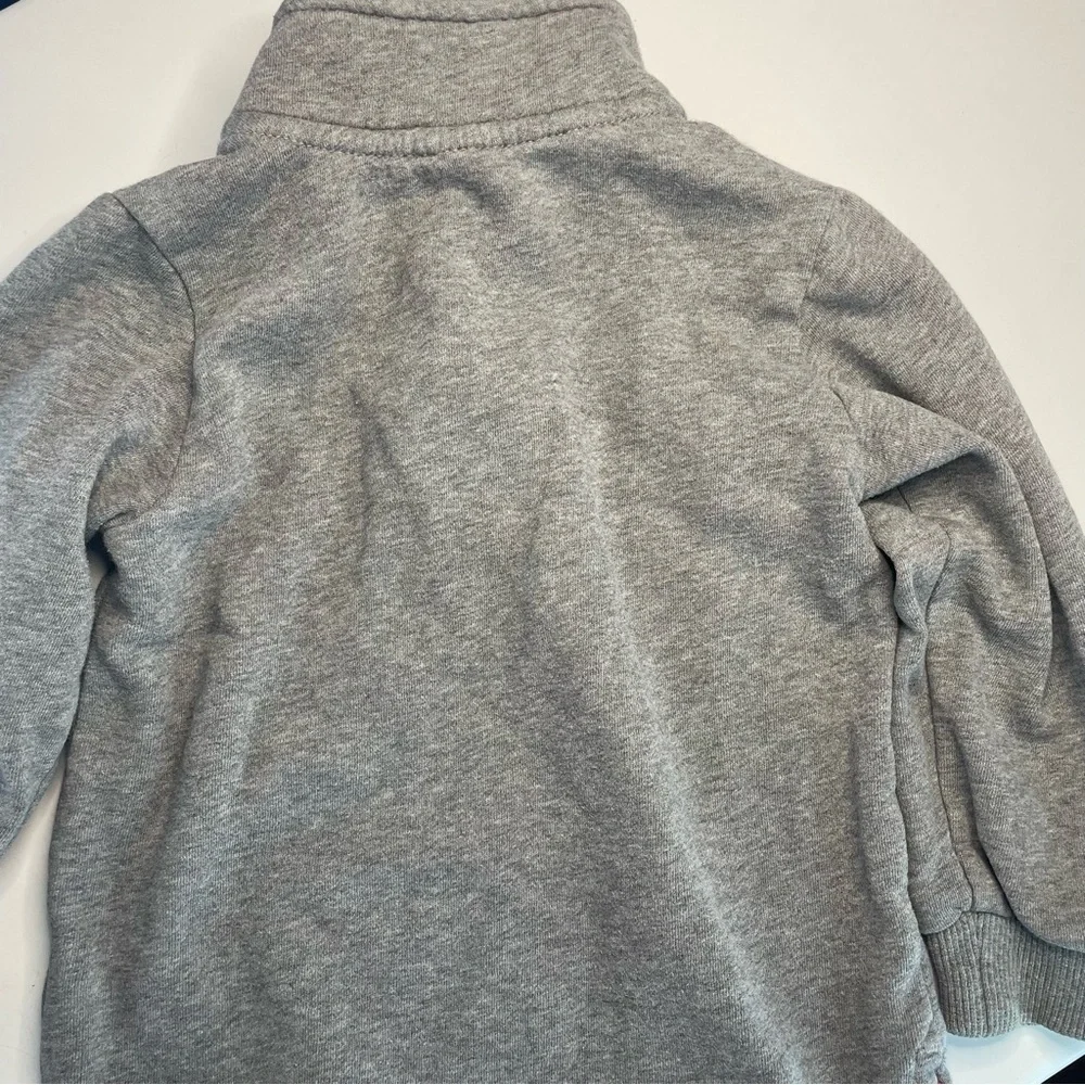 Carter’s 3T GRAY Pullover Sweat Shirt PRELOVED